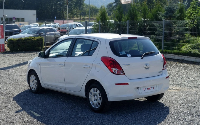 Hyundai i20 cena 10900 przebieg: 136000, rok produkcji 2012 z Strzelno małe 191